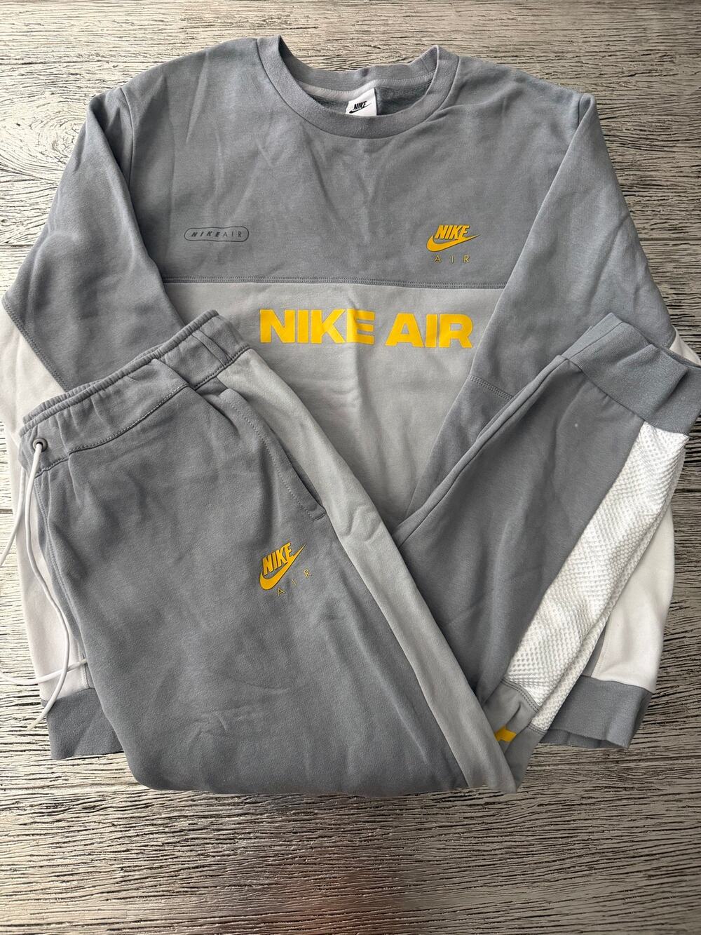 Nike Gray & Yellow Nike Air men’s size 2XL Pullover Jogger set